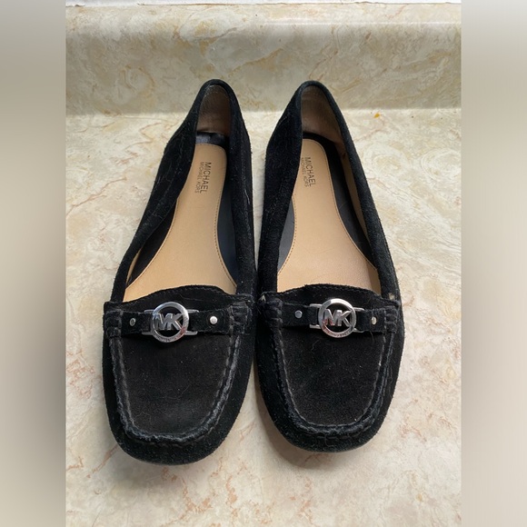 Size 7.5 Michael Kors flats - Picture 1 of 3